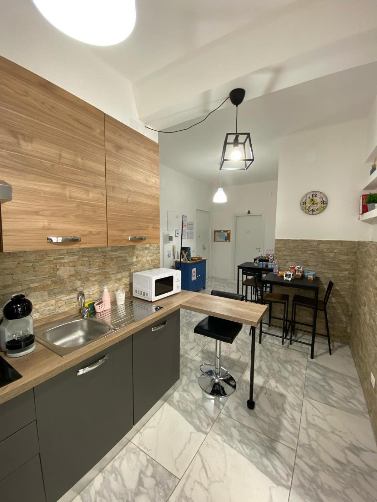Ennio Rooms Бари Экстерьер фото
