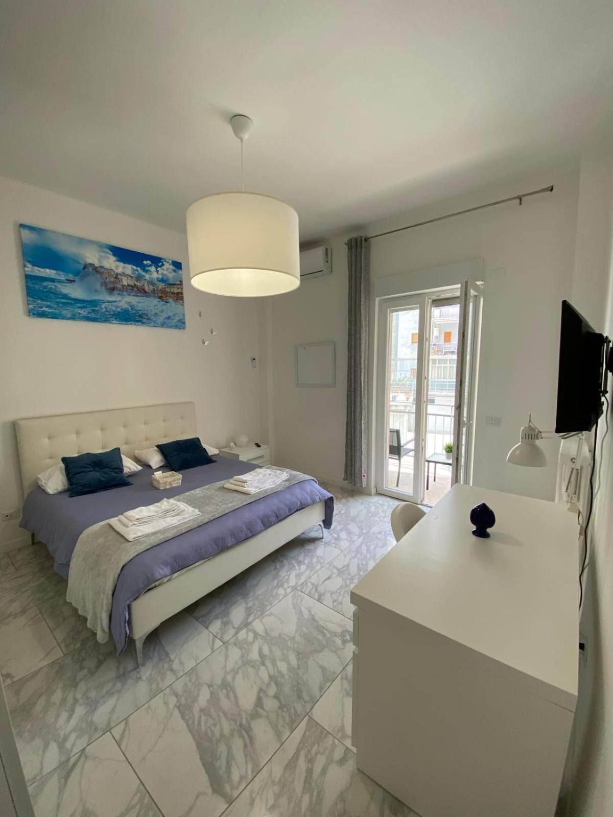 Ennio Rooms Бари Экстерьер фото