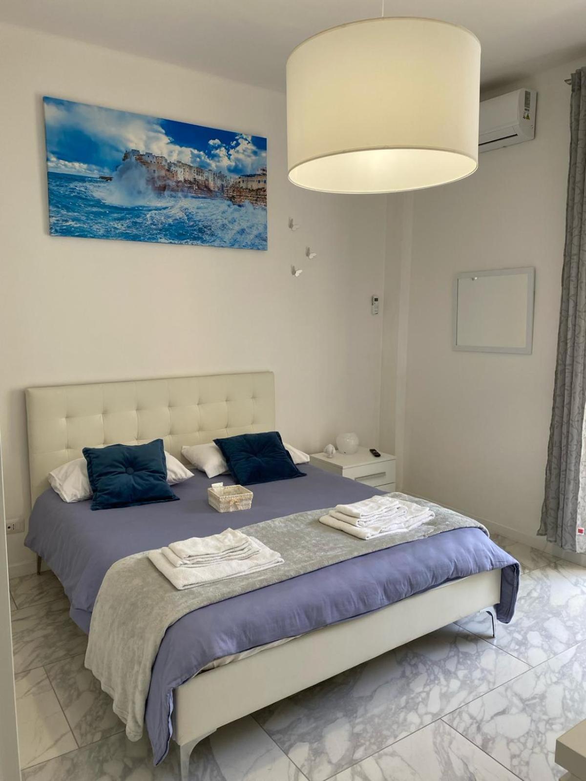 Ennio Rooms Бари Экстерьер фото