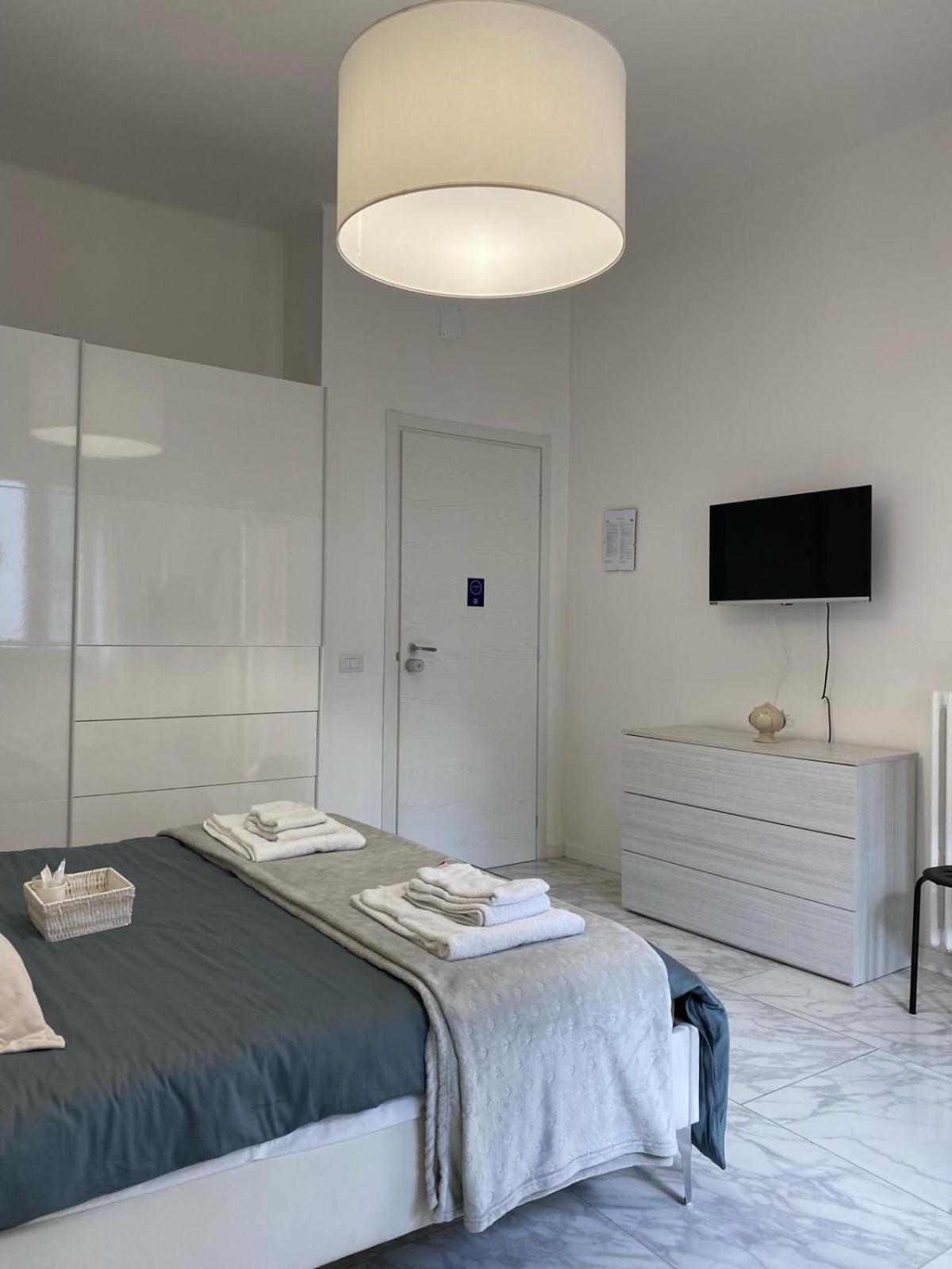 Ennio Rooms Бари Экстерьер фото