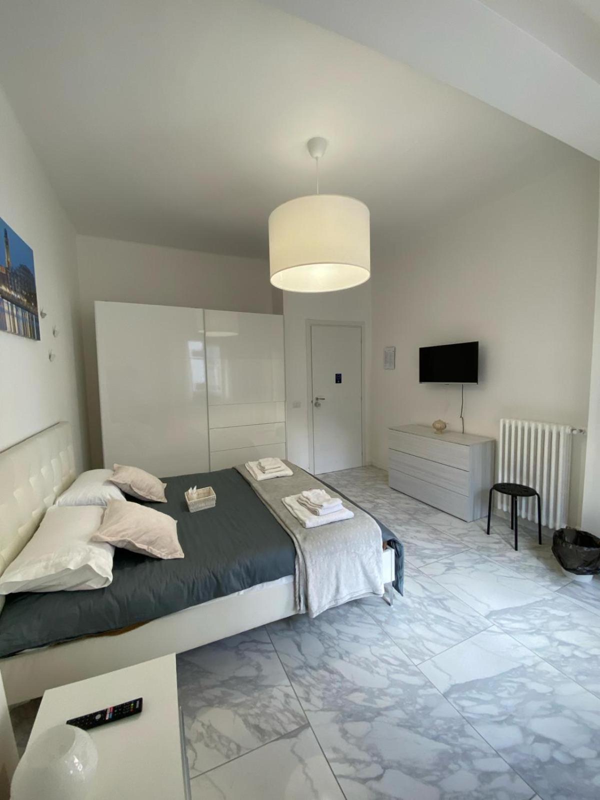 Ennio Rooms Бари Экстерьер фото