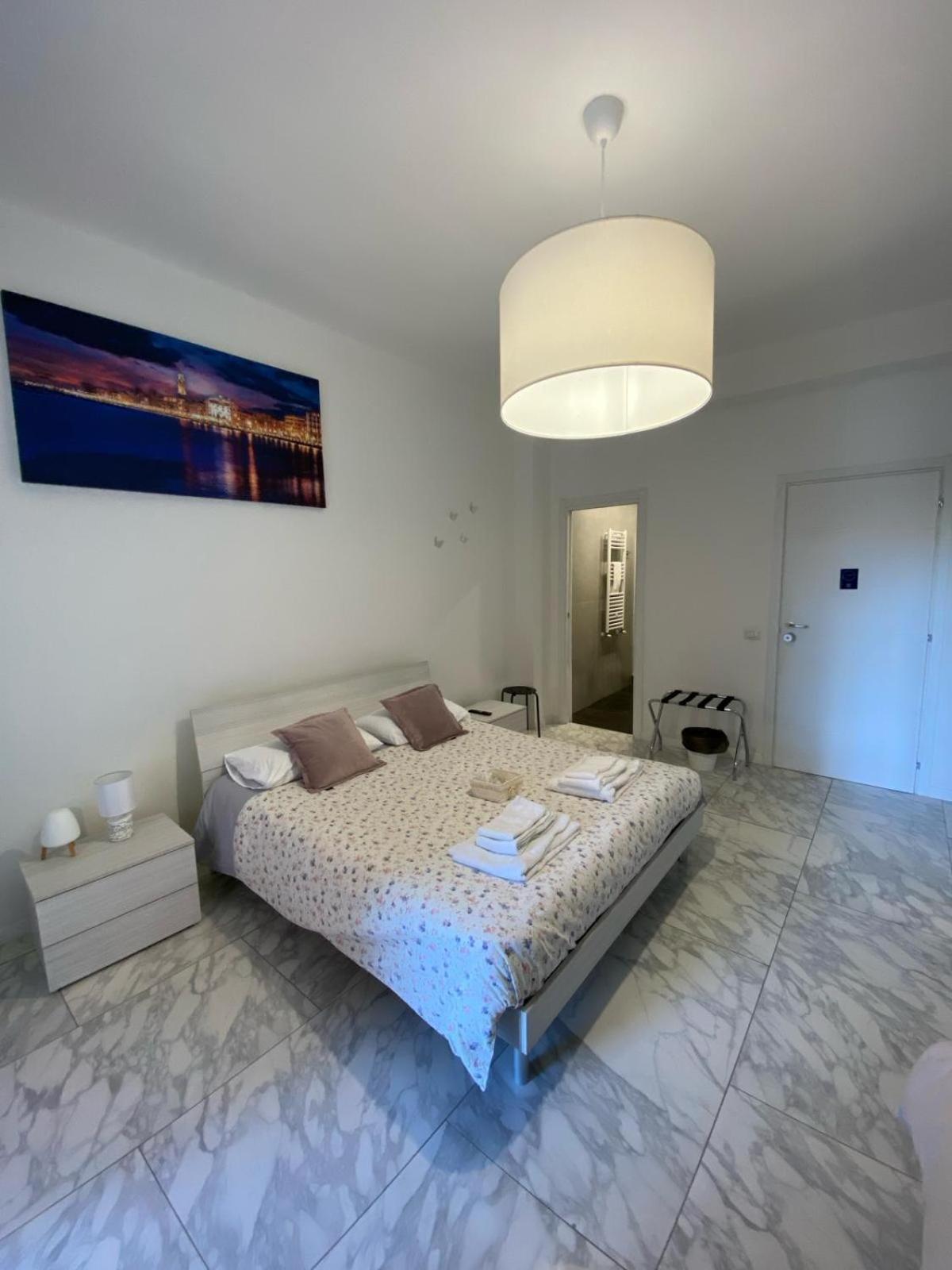 Ennio Rooms Бари Экстерьер фото
