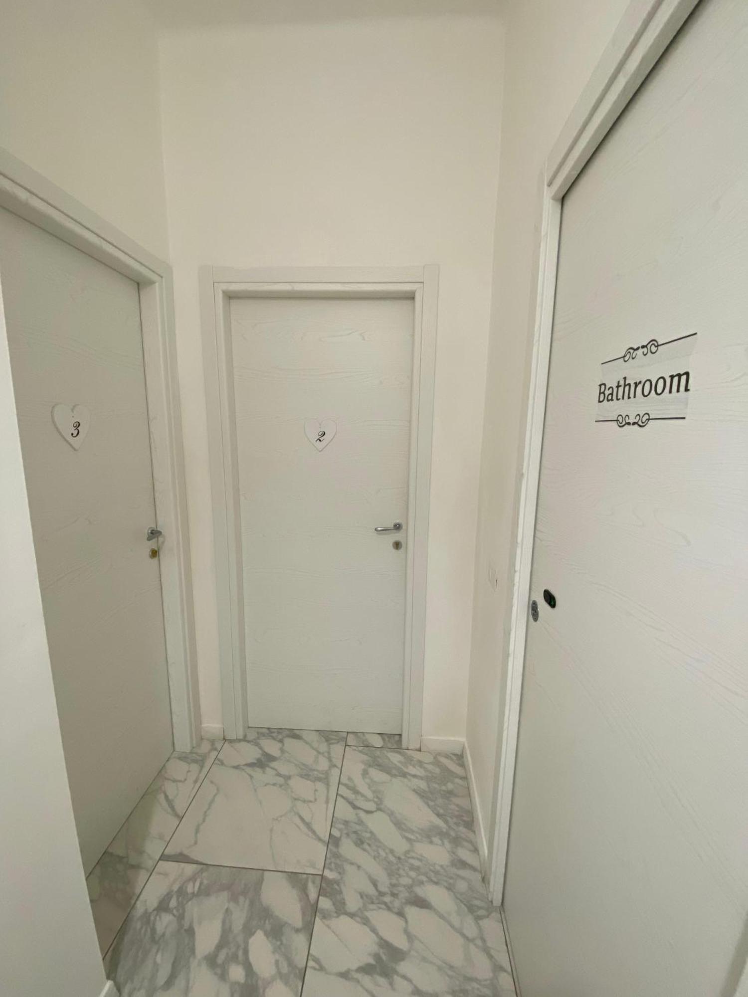 Ennio Rooms Бари Экстерьер фото